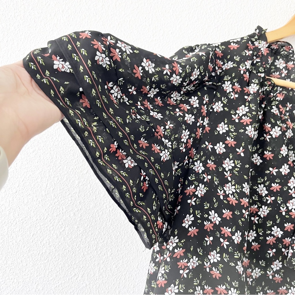 Max Studio Black Floral Blouse - Picture 3 of 8